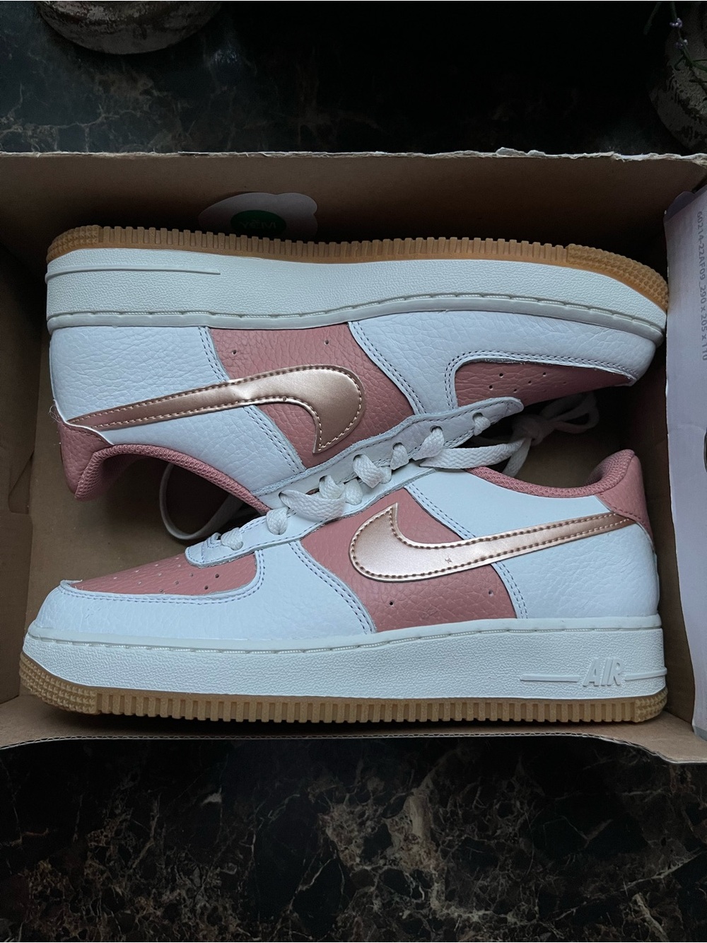 Nike Air Force 1 Low 07 SE
Streetwear/Lifestyle Shoes
Size 7.5 for Women